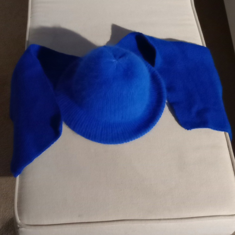 Blue angora Blend Knit Italian hat w/ Attached Small Scarf